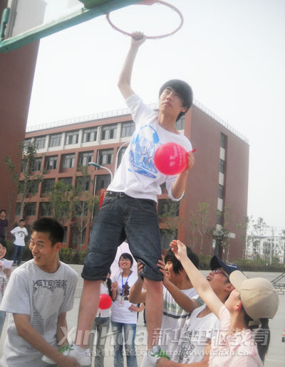 氣球扣籃 趣味無限