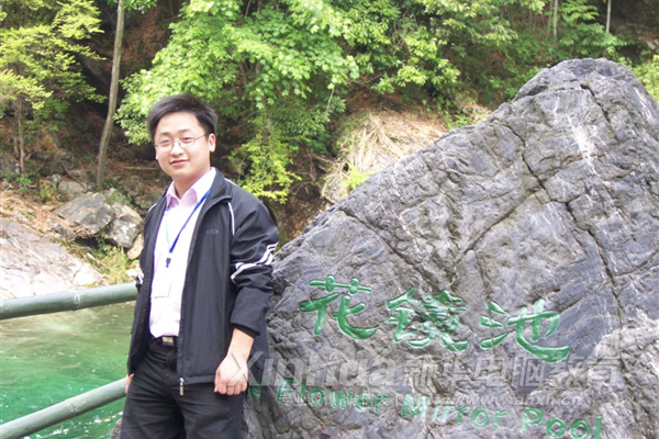 陽光燦爛的新華杰出學子薛敏